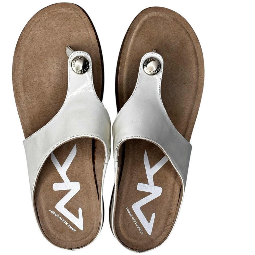 New Anne Klein Sport Ivory Thong Sandals Cushioned Comfort Size 9 Slip On Vegan